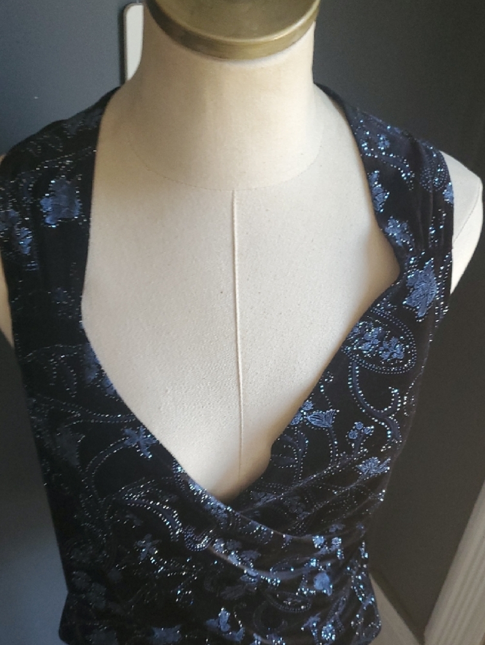 Studio Black Sleeveless Wrap Camisole with Blue Paisley Velvet Print - Picture 4 of 12